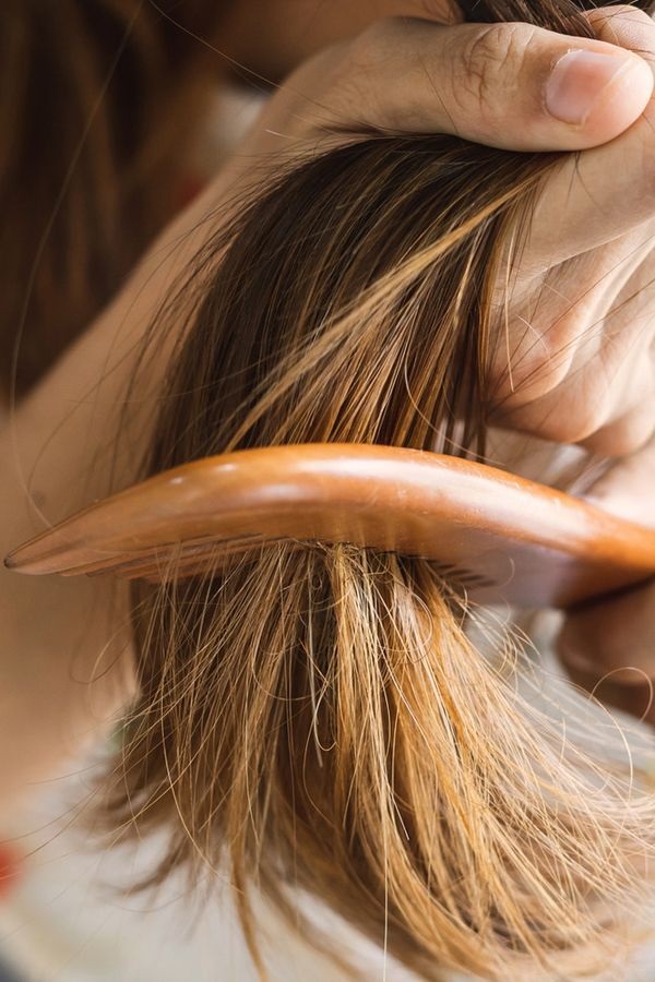 Як зміцнити волосся – рекомендації щодо ефективної боротьби з випадінням волосся